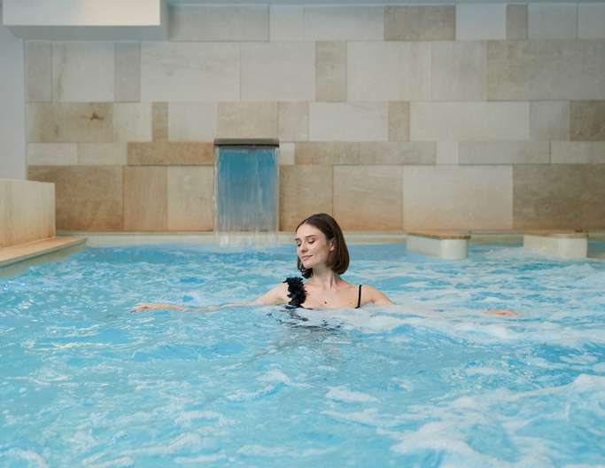 La piscina interna del Doglio Club