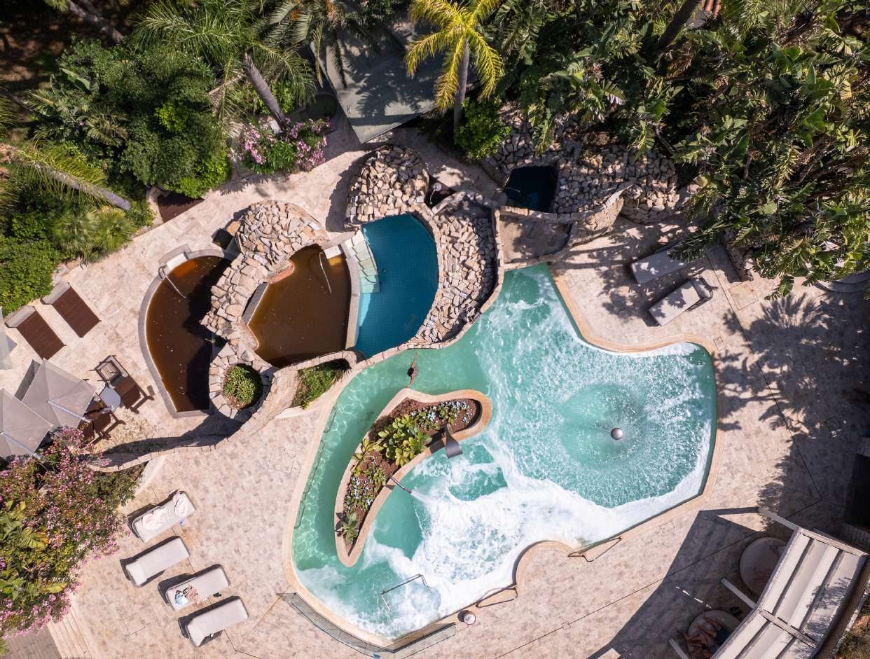 Le piscine di talassoterapia dell’Acquaforte viste dall’alto